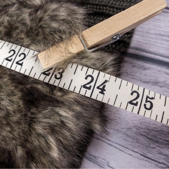 ‼️SOLD‼️ Brown Faux Fur Vest - XL - Picture 14 of 16